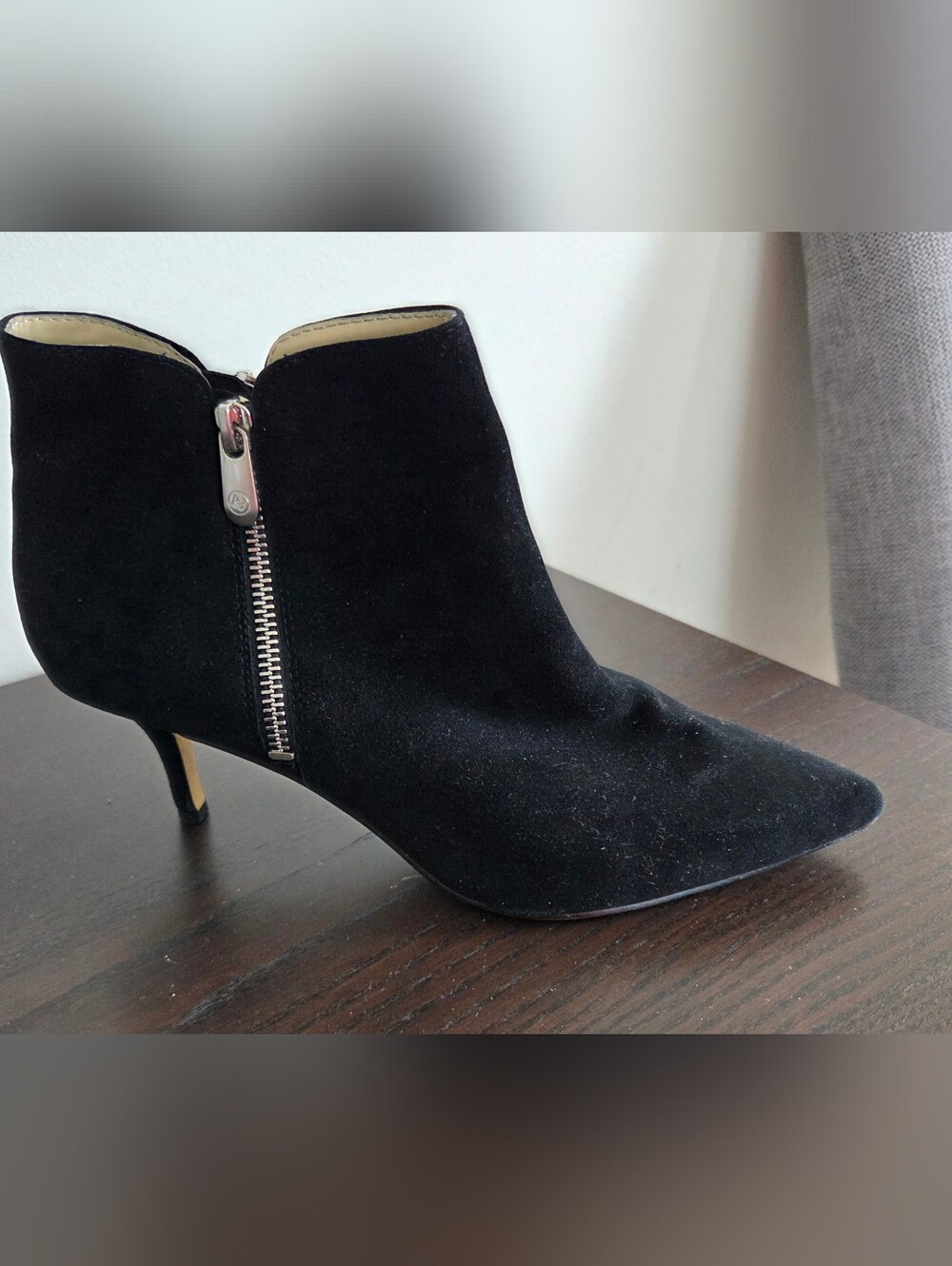 Adrienne Vittadini Black Suede Pointed-Ankle Kitten Heel Bootie 8.5(m)